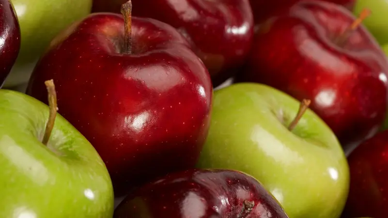 فوائد تناول تفاحة يوميًا لصحة القلب والهضم