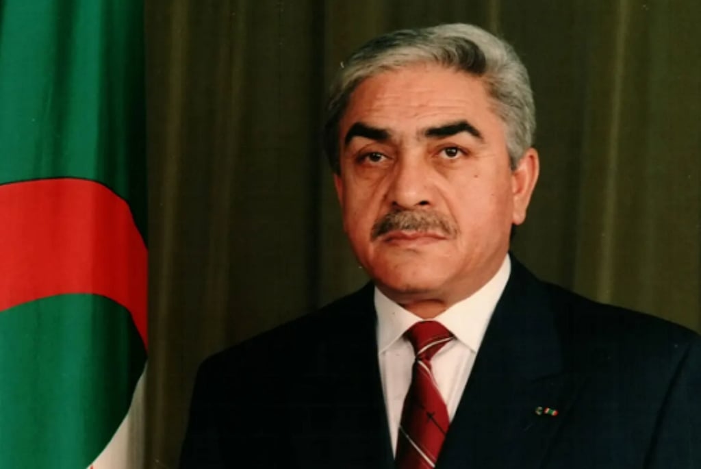 وفاة الرئيس الجزائري الأسبق اليامين زروال بعد صراع مع المرض