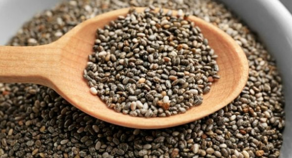 بذور الشيا.. كنز غذائي يعزز صحة القلب والهضم والبشرة