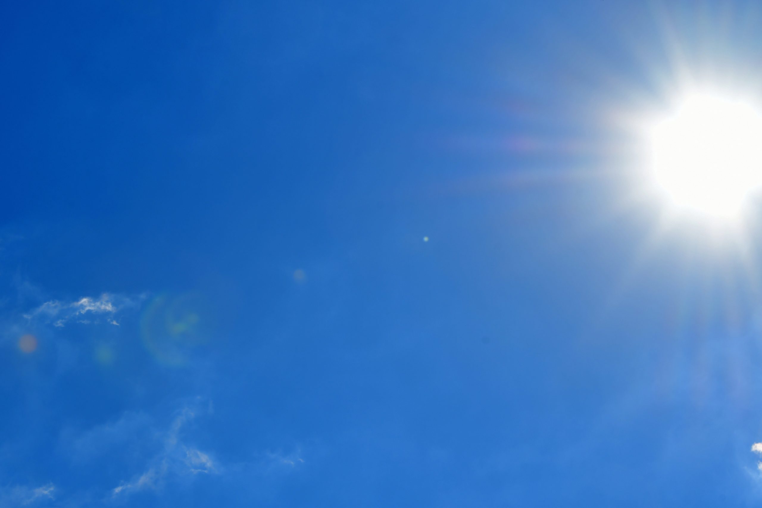 «استراحة محارب للأجواء الشتوية».. تحسن تدريجي في الطقس بدءاً من الثلاثاء