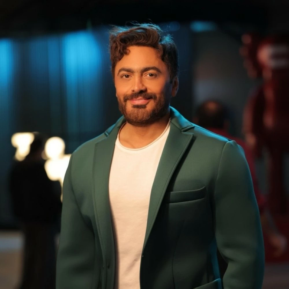 «نجم الجيل يطلب التوضيح».. تامر حسني يحرج “دكاترة السوشيال ميديا” برسالة لوزارة الصحة