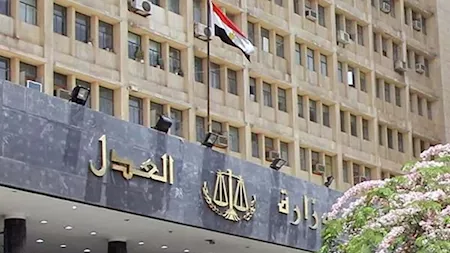 وزارة العدل تحسم الجدل بشأن تعليق الخدمات عن الممتنعين عن سداد النفقة