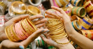 أسعار الذهب اليوم الخميس 30-4-2026 في مصر.. عيار 21 يسجل 6950 جنيهاً وعيار 18 يبلغ 5957 جنيهاً