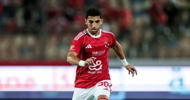 أحمد نبيل كوكا يعود لتدريبات الأهلي الجماعية بعد تعافيه من الإصابة قبل لقاء بيراميدز