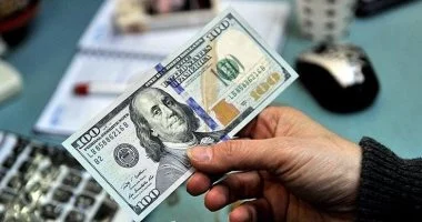 أسعار الدولار اليوم الخميس 30/ 4/ 2026 في البنوك المصرية.. الورقة الخضراء تسجل 53.67 جنيه للبيع في البنك الأهلي