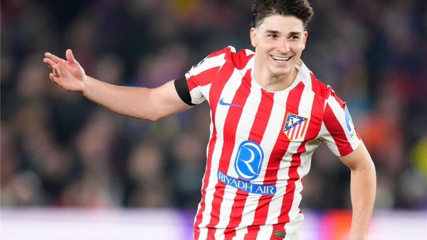 ألفاريز: ميسي علمني التسجيل في برشلونة.. ونتيجة الذهاب ليست حاسمة