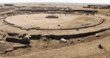 البعثة الأثرية المصرية تكشف بقايا معبد الإله بلوزيوس بمنطقة تل الفرما في شمال سيناء