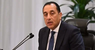 الحكومة تُقرر مد مواعيد غلق المحلات التجارية والمطاعم للحادية عشرة مساءً بدءا من الجمعة