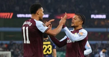 واتكينز يقود هجوم أستون فيلا أمام بولونيا في إياب ربع نهائي الدوري الأوروبي