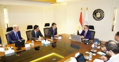 وزارة التخطيط تبحث مع «البنك الدولي» استراتيجية الاستثمار الأجنبي وتستهدف نمواً بـ 5.4% العام المالي المقبل