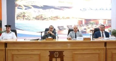 11 توجيها هاما من محافظ الوادى الجديد خلال المجلس التنفيذى.. اعرف التفاصيل
