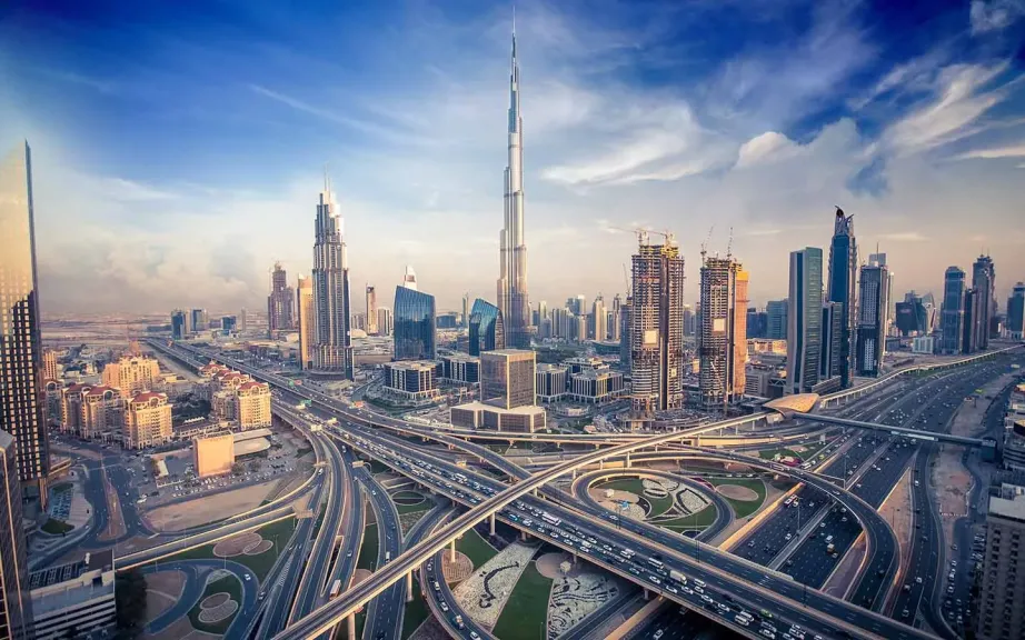 UAE Residents Face Financial Uncertainty Amid Conflict: How to Choose the Right Personal Loan in Volatile Times