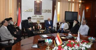 أسقف عام الأقصر ووفد الكنيسة الإنجيلية يقدمون التهنئة للمحافظ بمناسبة عيد الأضحى