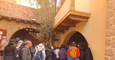 370 سائحا من جنسيات مختلفة يزورون دير سانت كاترين وجبل موسى