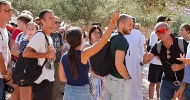 555 سائحا من مختلف الجنسيات لزيارة دير سانت كاترين وجبل موسى
