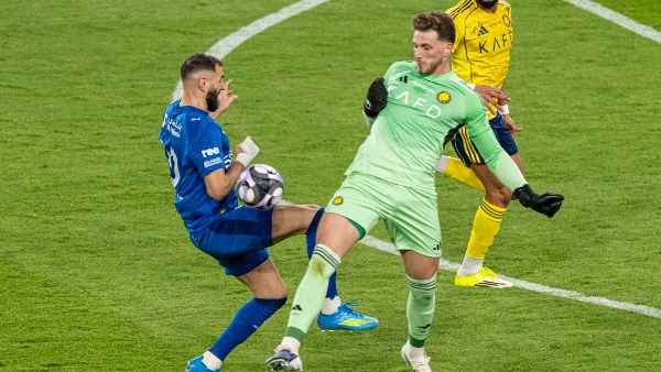 97 دقيقة غيرت الدوري.. ماذا تقول أرقام تعادل الهلال والنصر فى الديربي المثير بالسعودية؟