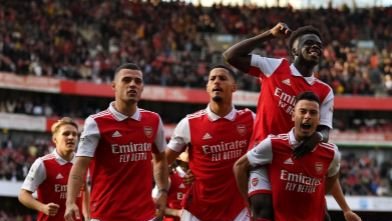 آرسنال يحتفل بلقب الدوري الإنجليزي بالفوز على كريستال بالاس 2-1