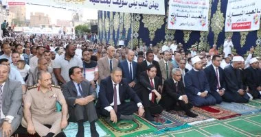 أجواء احتفالية في بني سويف خلال صلاة عيد الأضحى بساحة عمر بن عبد العزيز