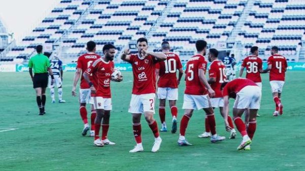 أحمد حسن يكشف كواليس ملف تجديد عقود لاعبى الأهلي
