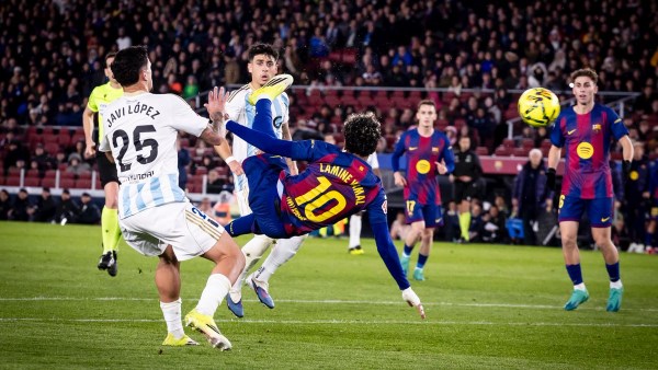 ألافيس يفاجئ برشلونة ويخطف فوزًا بهدف في الدوري الإسباني