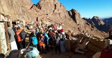 إقبال سياحى كبير على سانت كاترين.. 506 زائرين يتوافدون على الدير وجبل موسى