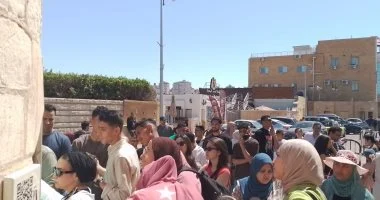 إقبال كثيف على المزارات السياحية بالإسكندرية وسط أجواء من البهجة