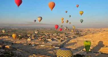 إلغاء تحليق رحلات البالون الطائر في سماء الأقصر لسوء الأحوال الجوية