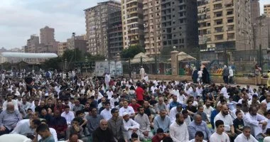 الأهالى والمصلين يؤدون صلاة عيد الأضحى بساحات ومساجد سوهاج.. مباشر
