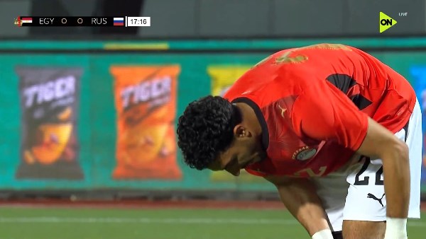 الأول يضيع من مرموش.. مرور نصف ساعة من مباراة مصر وروسيا