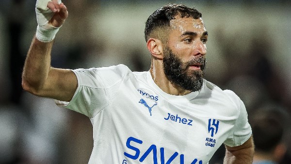الاتحاد يطالب بأكثر من نصف مليار ريال.. وبنزيما في قلب الأزمة المالية