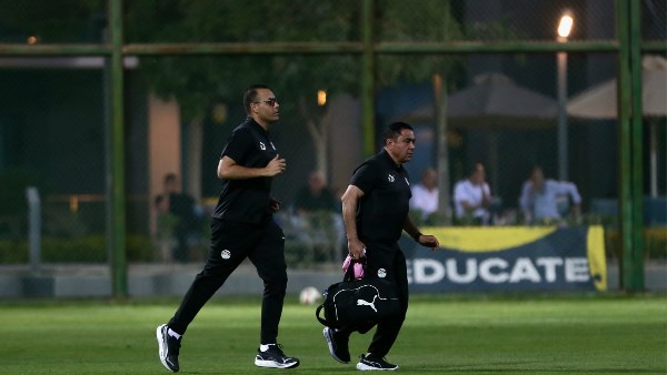 الجهاز الطبي لمنتخب الشباب ينجح في إنقاذ لاعب عمان