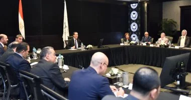 الدكتور محمد عوض يوجه بتعزيز المسئولية المجتمعية للشركات والهيئة العامة للاستثمار