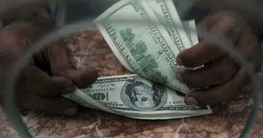 الدولار يواصل الثبات أمام الجنيه.. تعرف على أسعار البنوك اليوم