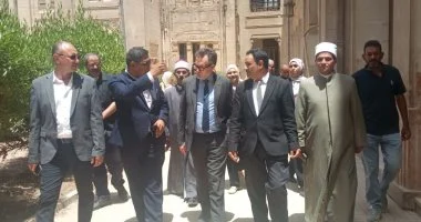 السفير الكندي يتجول على كورنيش أسيوط ويزور أبرز المعالم السياحية بالمحافظة