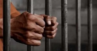 النيابة العامة بالبحر الأحمر تحيل المتهمين بمقتل شاب للمحكمة الجنايات بتهمة القتل العمد