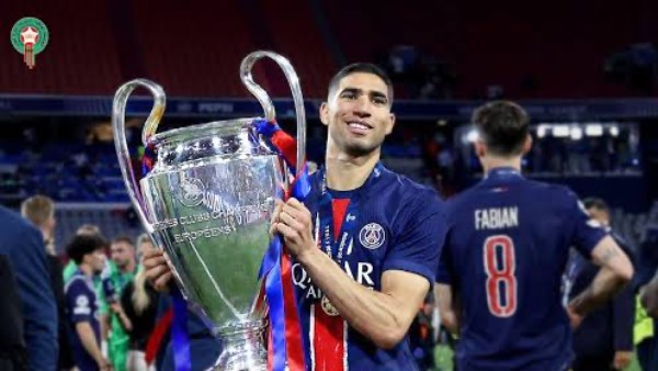 انجاز إفريقي ..أشرف حكيمي يعادل إنجاز إيتو بعد لقب دوري أبطال أوروبا