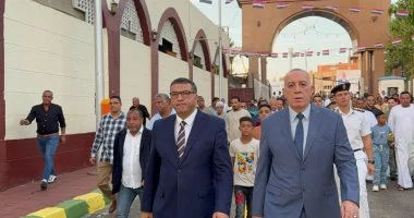 بحضور الآلاف.. محافظ قنا يؤدى صلاة عيد الأضحى بمسجد عبد الرحيم القنائى