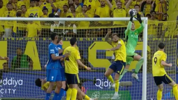 بعد 12 عامًا .. بينتو يُعيد «النيران الصديقة» إلى ديربي الهلال والنصر