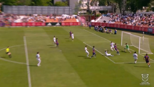 بمشاركة حمزة عبد الكريم.. شباب برشلونة يتقدم على ريال مدريد بنهائي كأس الأبطال