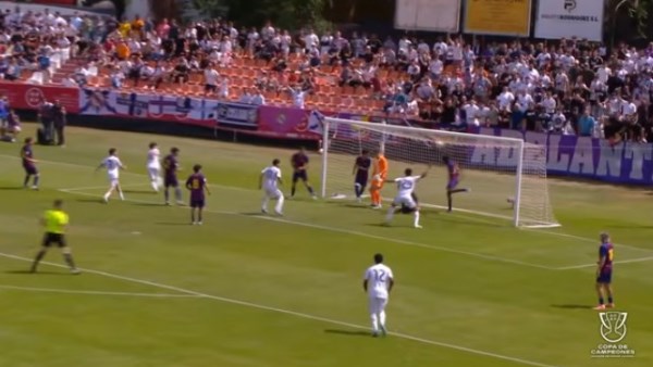 بمشاركة حمزة عبد الكريم..شباب ريال مدريد يحقق لقب كأس الأبطال بالفوز على برشلونة برباعية