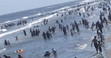 بهجة عيد الأضحى.. شواطئ ومتنزهات دمياط الجديدة كاملة العدد برابع أيام العيد