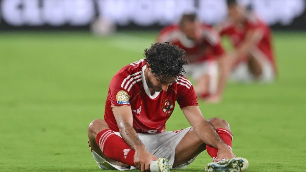 دموع على الممر.. 3 لقطات حزينة في مباراة الأهلي والمصري