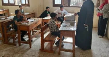 رئيس إدارة الأزهرية بالإسماعيلية يتابع لجان الشهادة الابتدائية