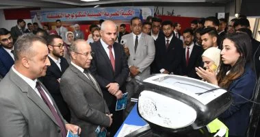 رئيس جامعة القناة يتفقد مشروع روبوت المرور الذكى.. تفاصيل