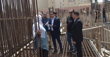 رئيس جامعة بنها يتفقد الإنشاءات بكليتي التربية النوعية والفنون التطبيقية