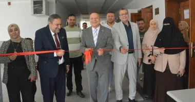 رئيس جامعة دمياط يفتتح الحملة الطبية اطمن على نظرك بكلية الطب
