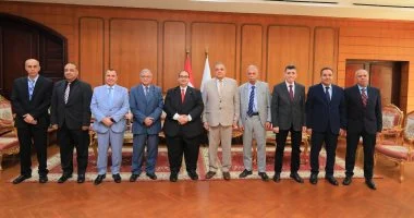 رئيس جامعة كفر الشيخ يترأس لجنة اختيار عميد كلية العلوم