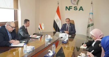 رئيس سلامة الغذاء يستقبل مدير الشؤون الزراعية بمكتب الممثل التجاري بالولايات المتحدة