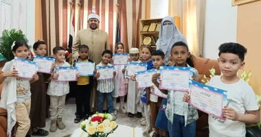 رئيس منطقة أسوان الأزهرية يكرم الأطفال المشاركين بمسابقة «الأزهرى الصغير»