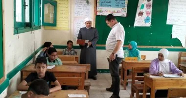 رئيس منطقة الإسماعيلية الأزهرية يتابع امتحانات الشهادة الابتدائية بالتل الكبير